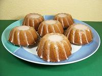 Früchtepunsch Minikuchen mit kandierter Ananas Früchtepunsch Minikuchen mit kandierter Ananas