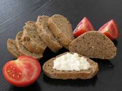 Roggenbrot mit braunem Zucker Roggenbrot mit braunem Zucker